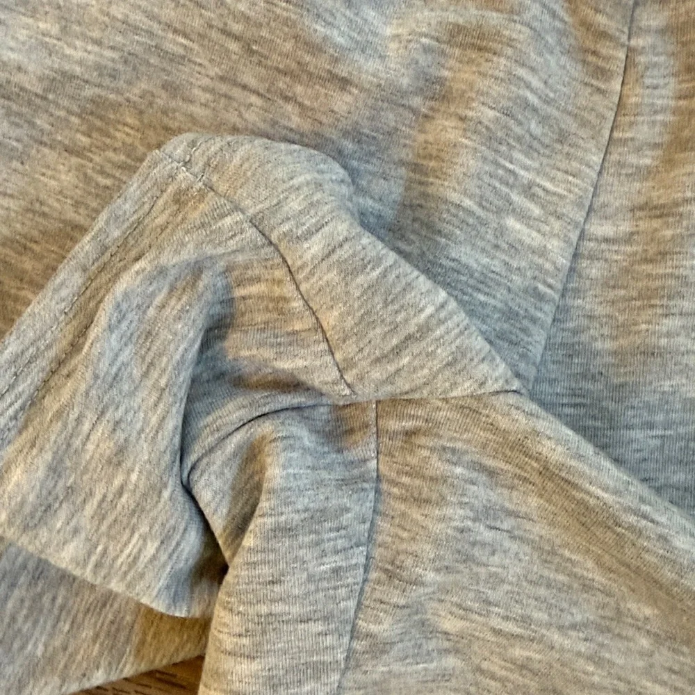 ALO Yoga soft breathable